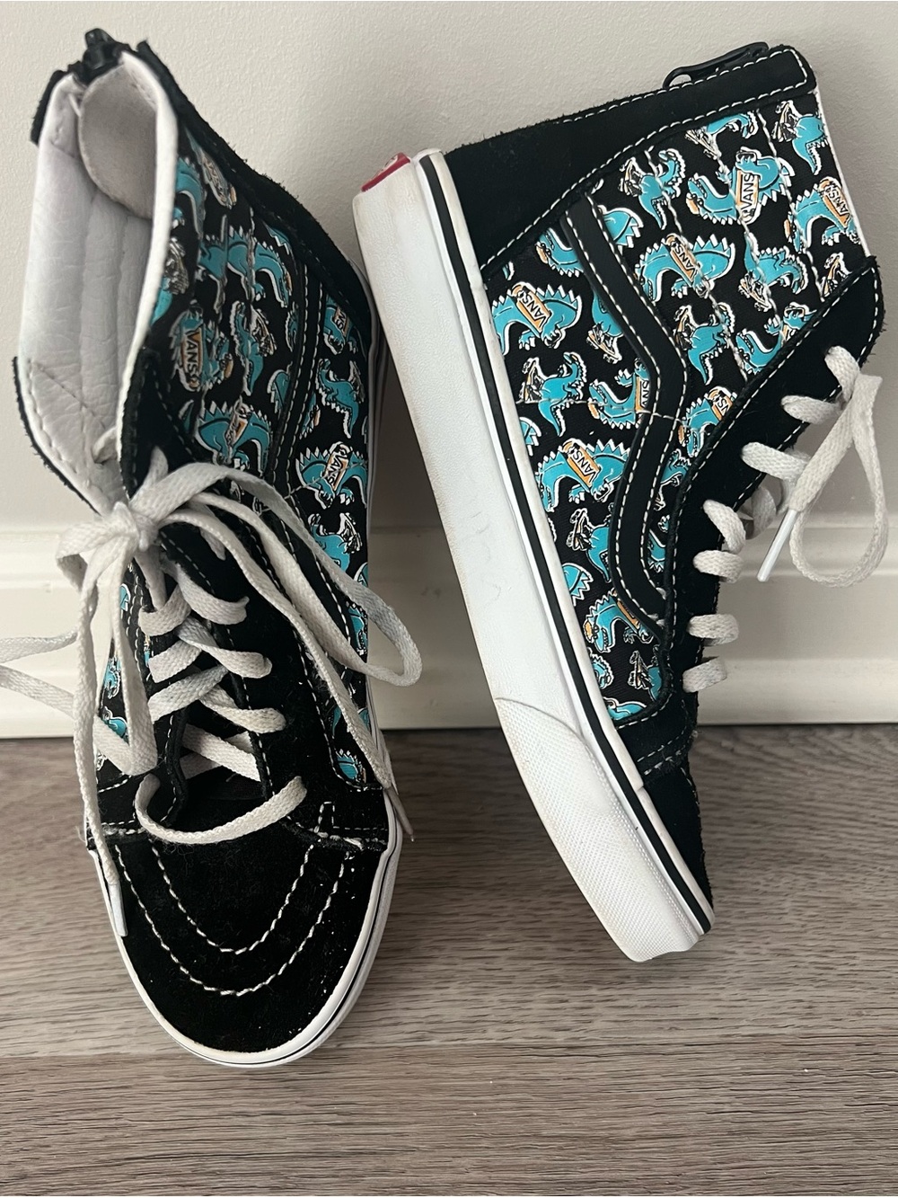 Vans off the Wall Youth Size 3 Dinosaur Back Zipper High Top